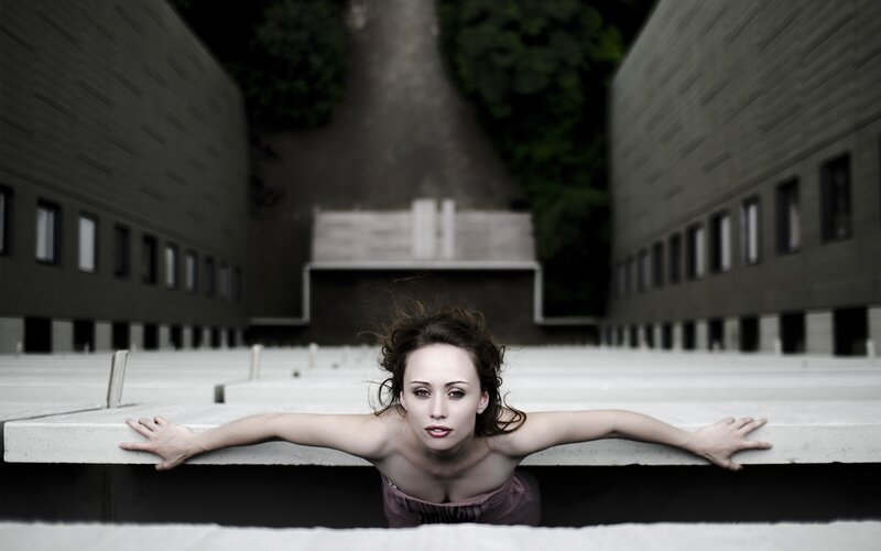 woman in modern architecture