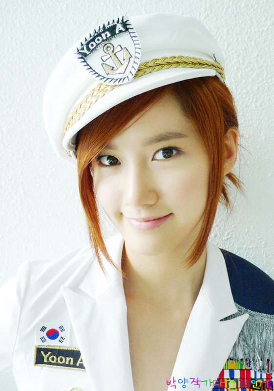 woman in naval uniform