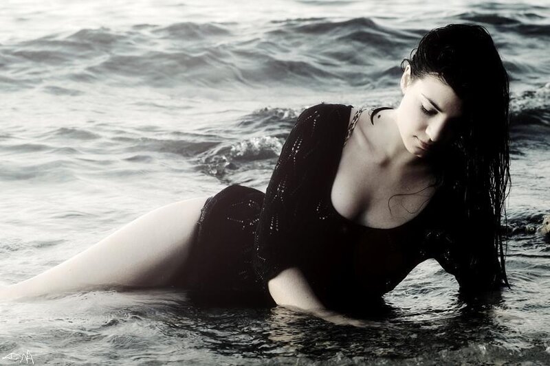 Woman in Ocean Water — Black