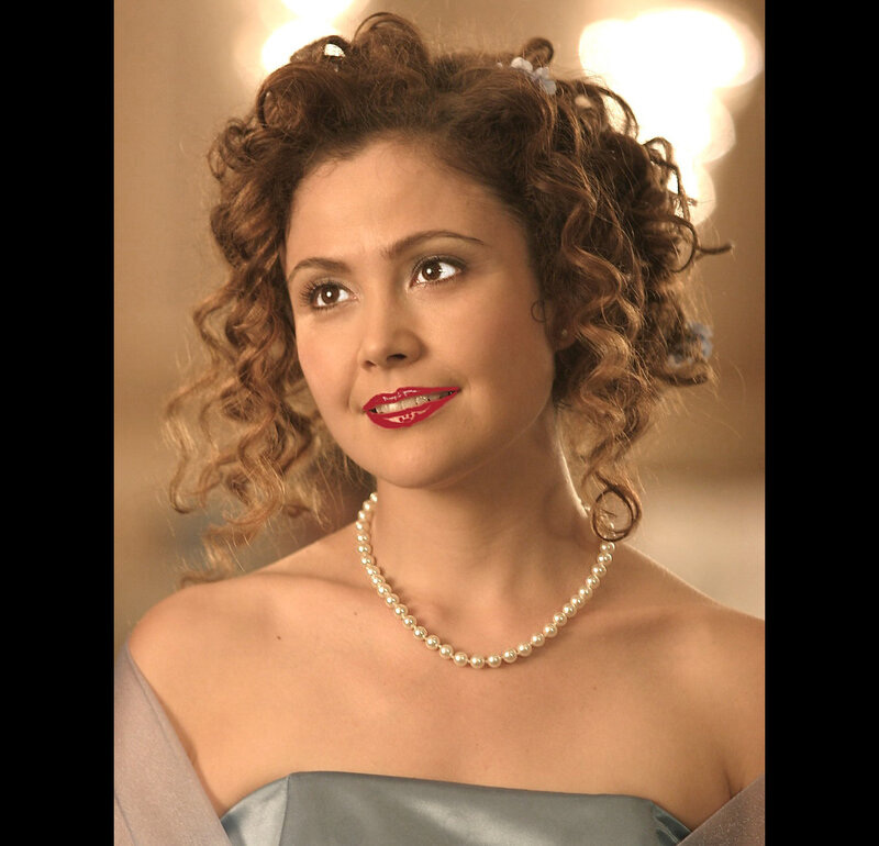 woman in pearl necklace