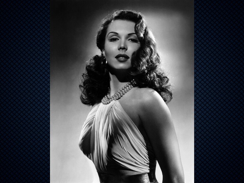 Woman in Pearl Necklace — Black
