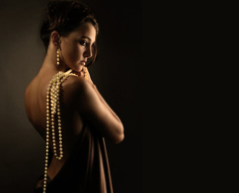 Woman in Pearls