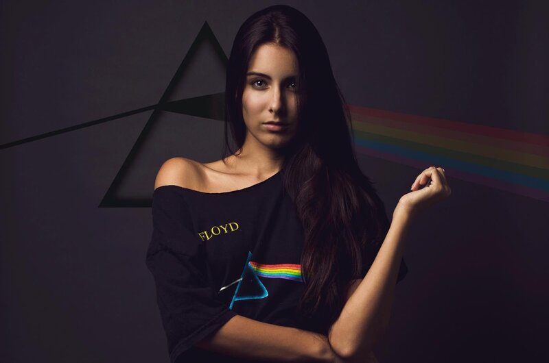 Woman in Pink Floyd shirt