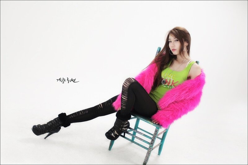 woman in pink fur coat