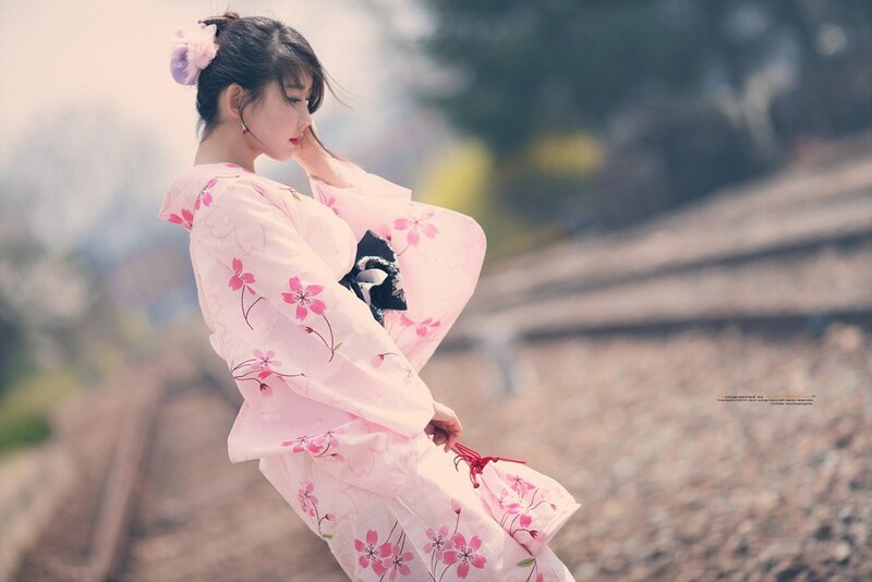 woman in pink kimono