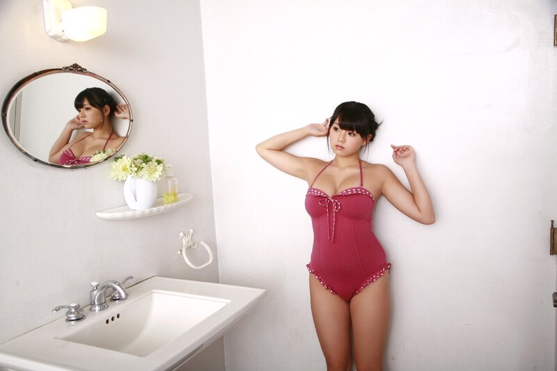 woman in pink swimsuit