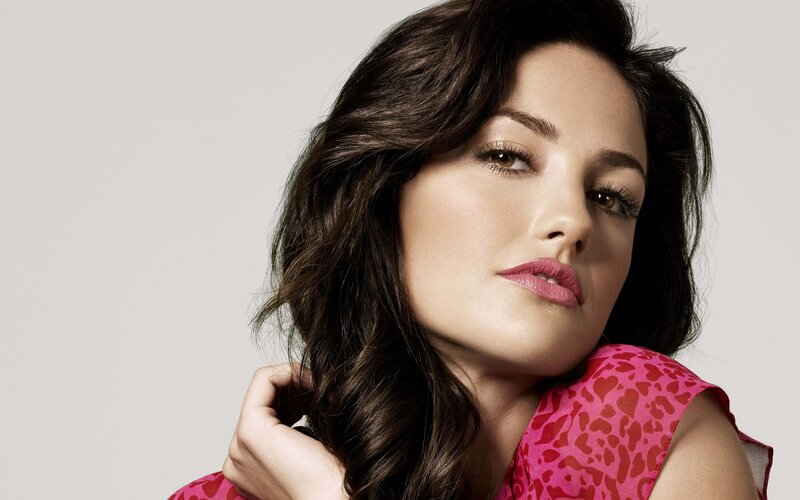 woman in pink top