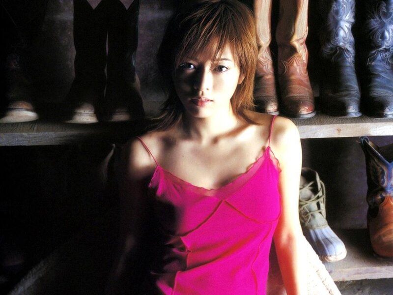 woman in pink top