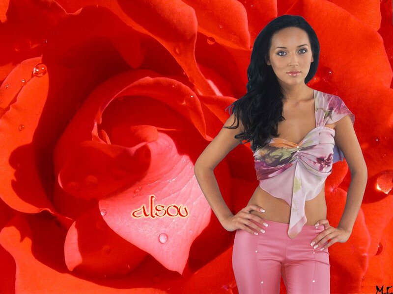 woman in pink with red rose