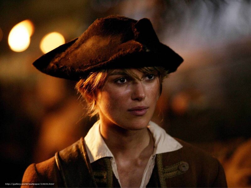 woman in pirate hat
