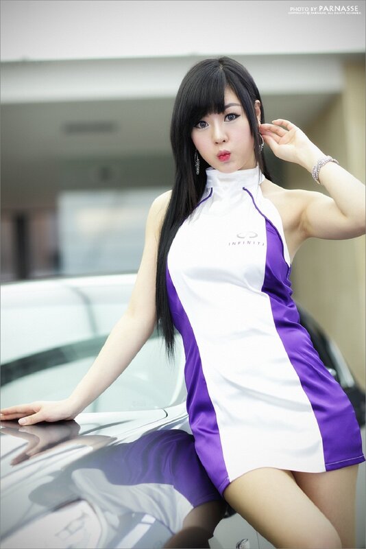 woman in purple and white dress