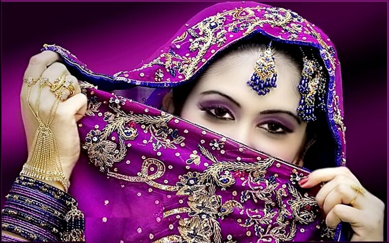 Woman in Purple Sari — Dramatic, Photograph