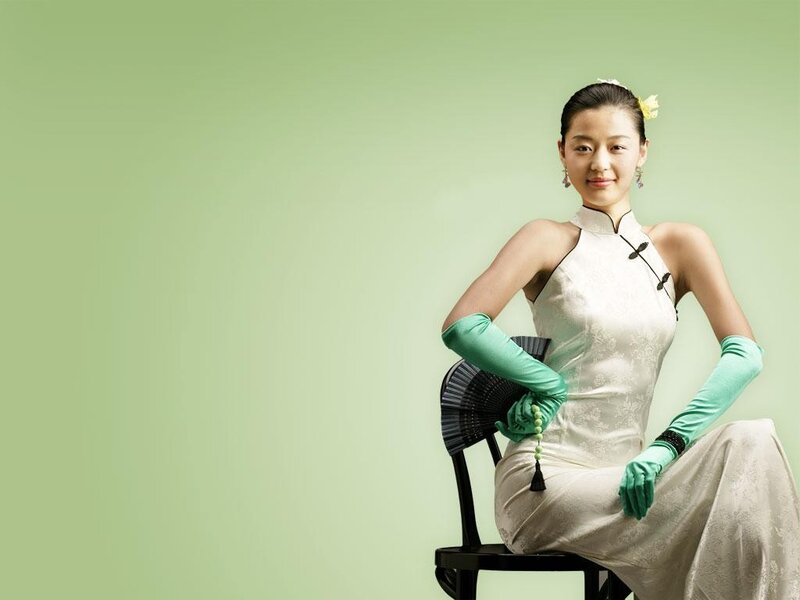 Woman in Qipao Dress — Green, Calm