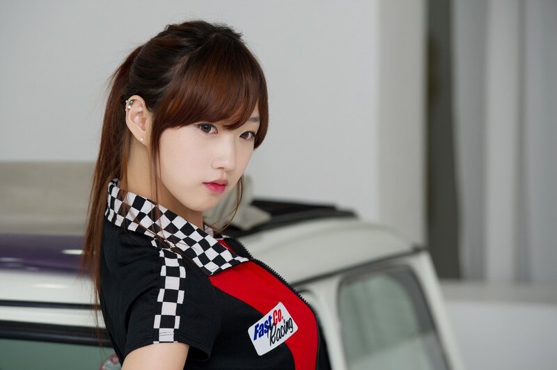 woman in racing uniform