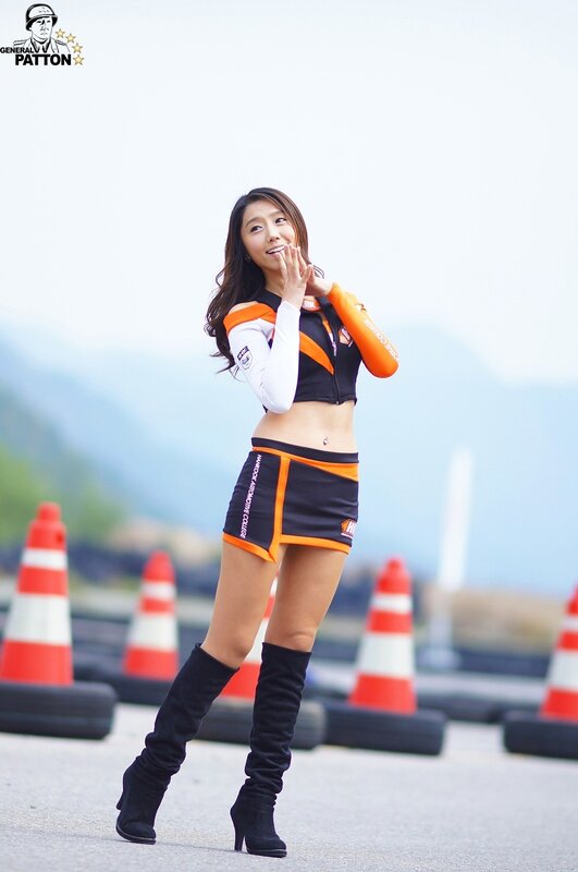 woman in racing uniform
