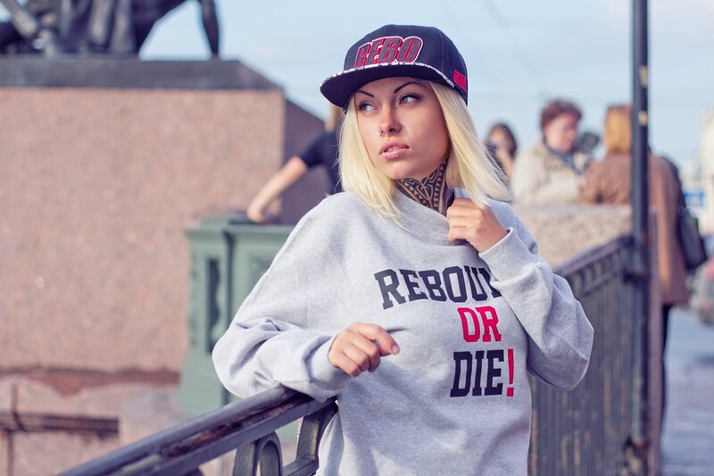 Woman in Rebo apparel