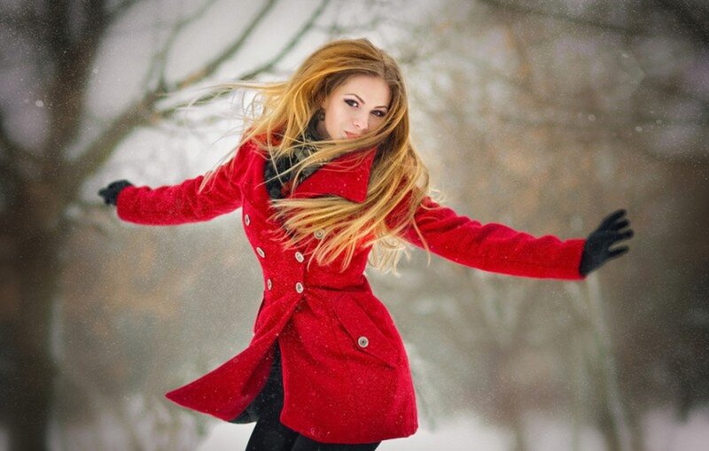 Woman in Red Coat — Dynamic