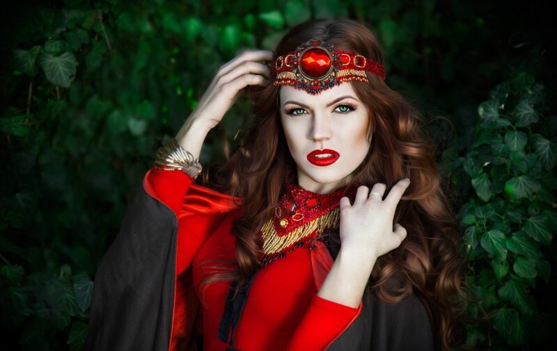 Woman in Red Costume — Dramatic, Photograph, Crown