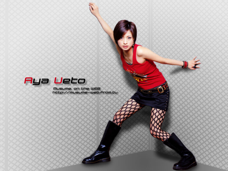 Woman in Red Top — Dynamic