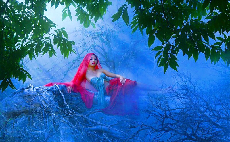 Woman in Red Veil — Blue