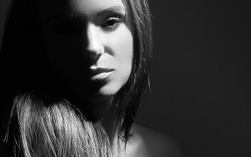 Woman in Shadow — Black