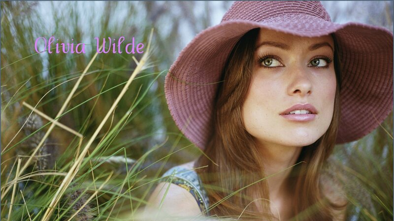 Woman in Straw Hat — Pink