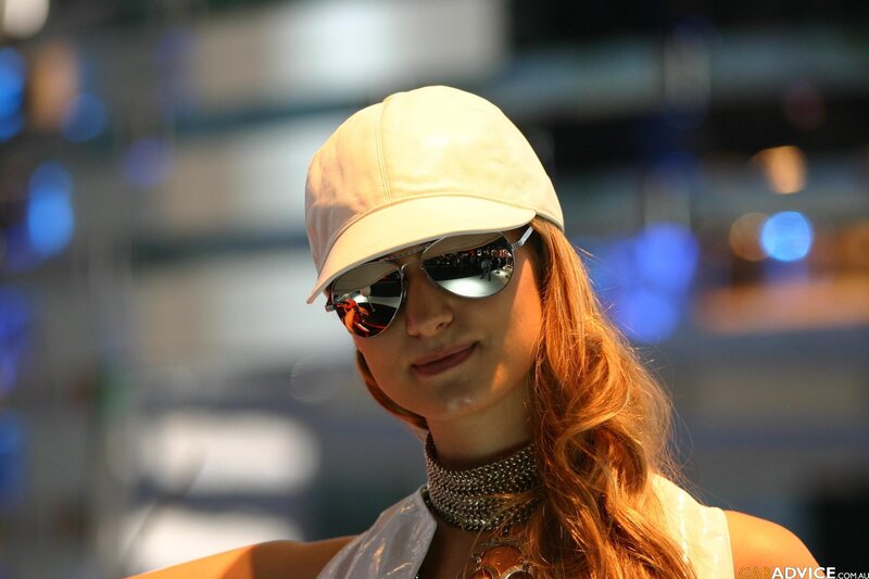 woman in sunglasses and cap
