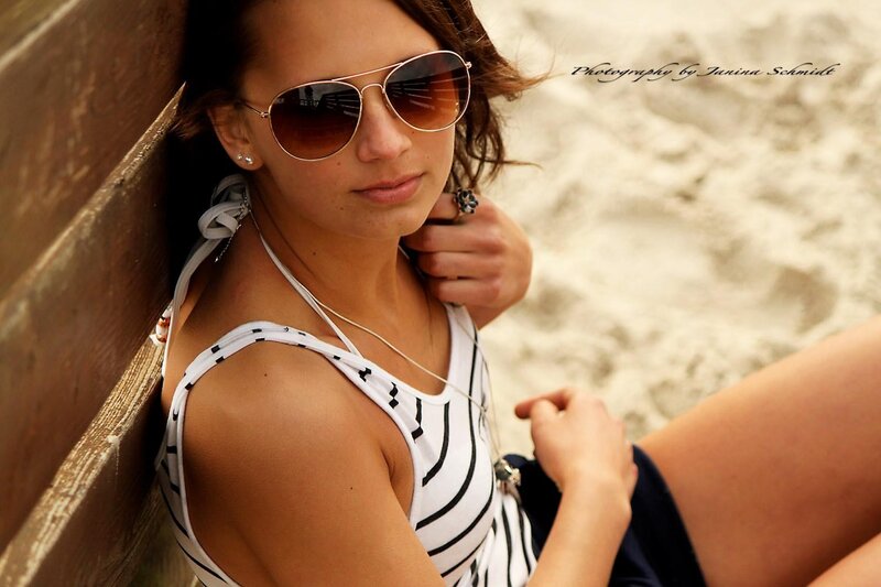 woman in sunglasses at beach