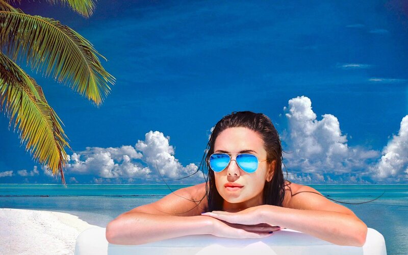 Woman in Sunglasses at Beach — Blue