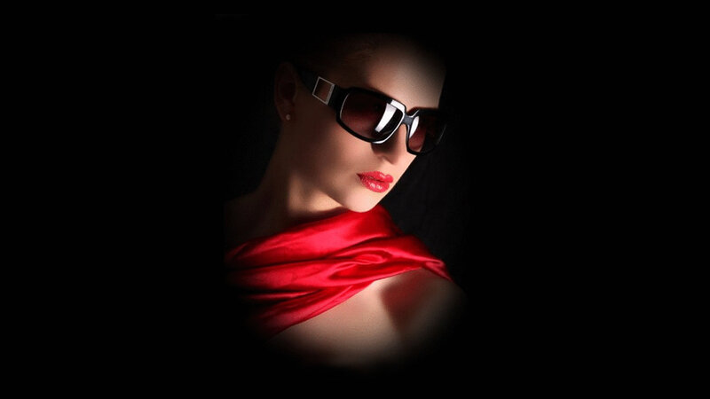 Woman in Sunglasses — Black, Dramatic