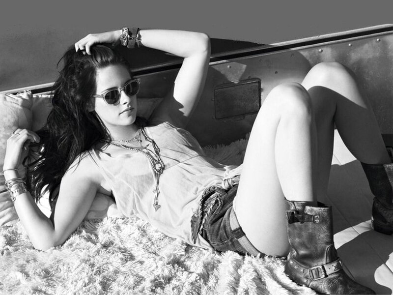 Woman in Sunglasses — Black, Relaxed