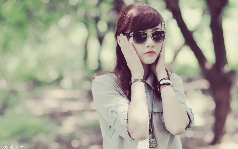 woman in sunglasses outdoors