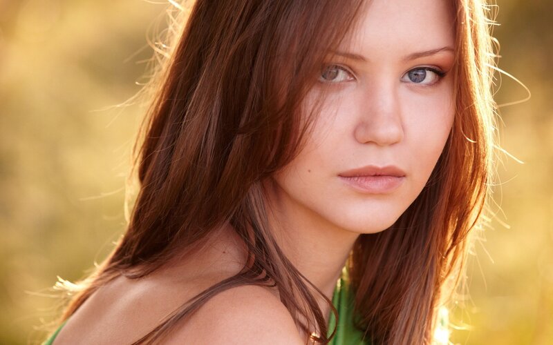woman in sunlight portrait