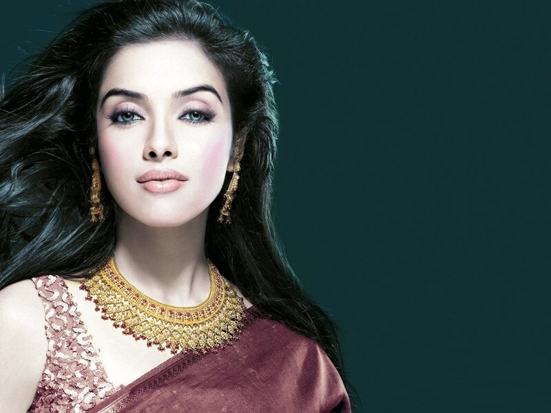 Woman in Traditional Attire — Maroon, Dramatic