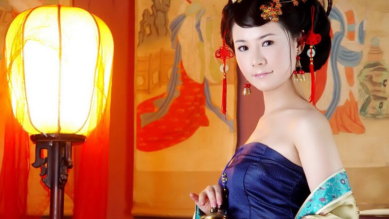 woman in traditional chinese attire