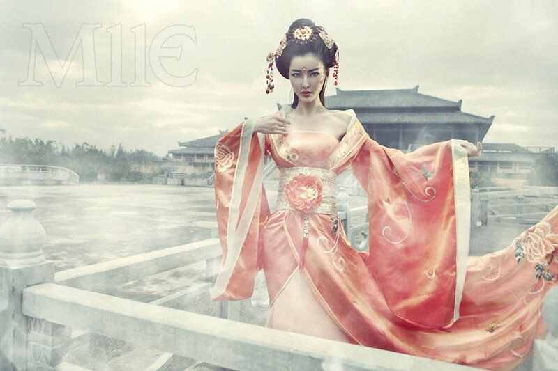 woman in traditional chinese dress