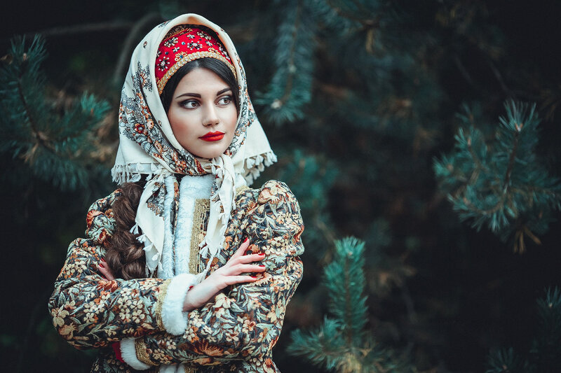Woman in Traditional Clothing — Green, Dramatic