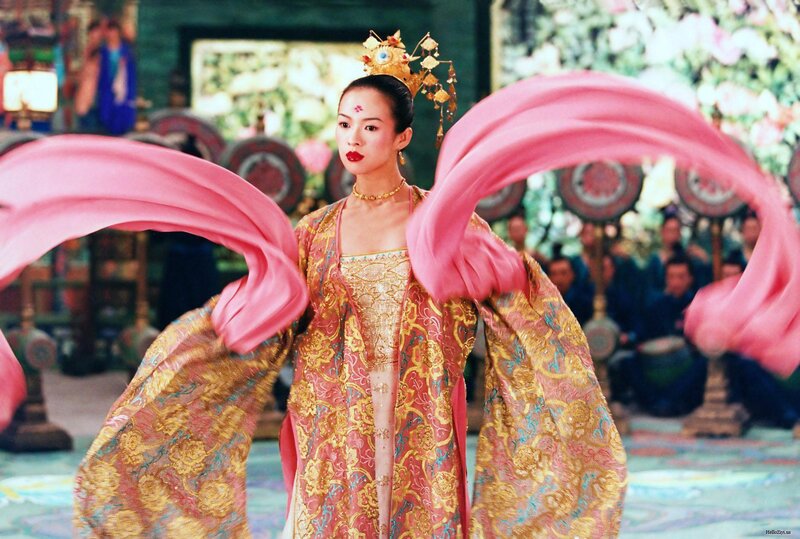 Woman in Traditional Costume — Gold, Dramatic, Photograph, Dance