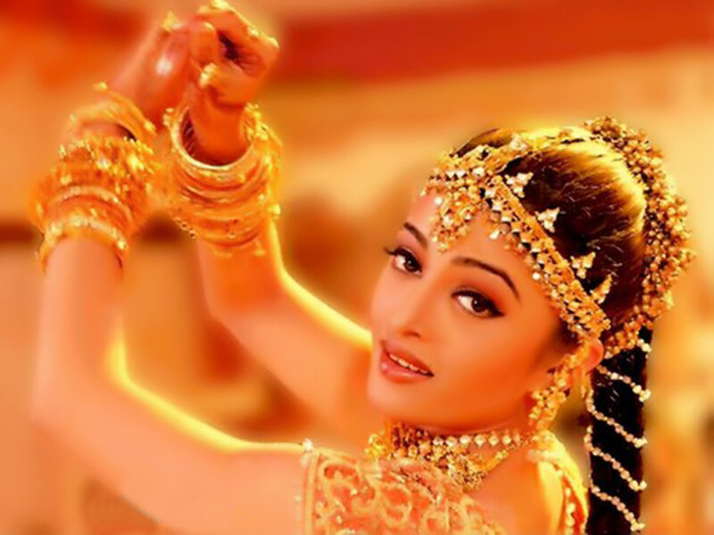 woman in traditional dance attire