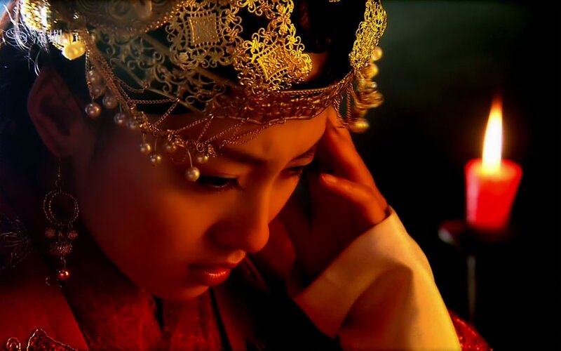 woman in traditional headwear