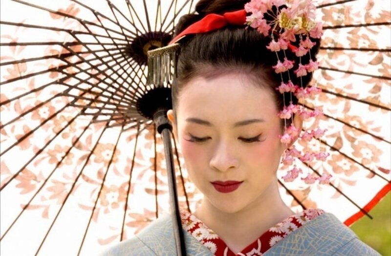 woman in traditional japanese attire