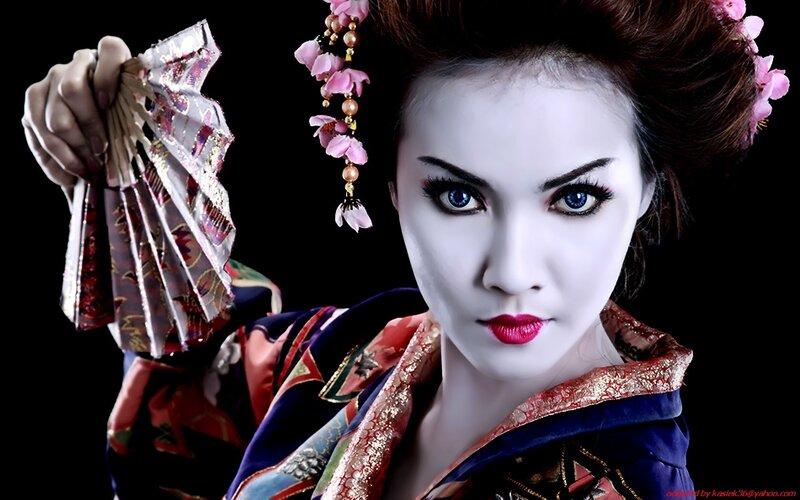 woman in traditional japanese attire