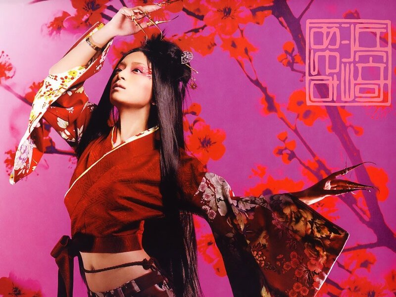 woman in traditional japanese attire