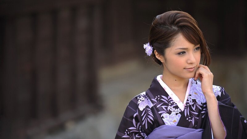 woman in traditional kimono
