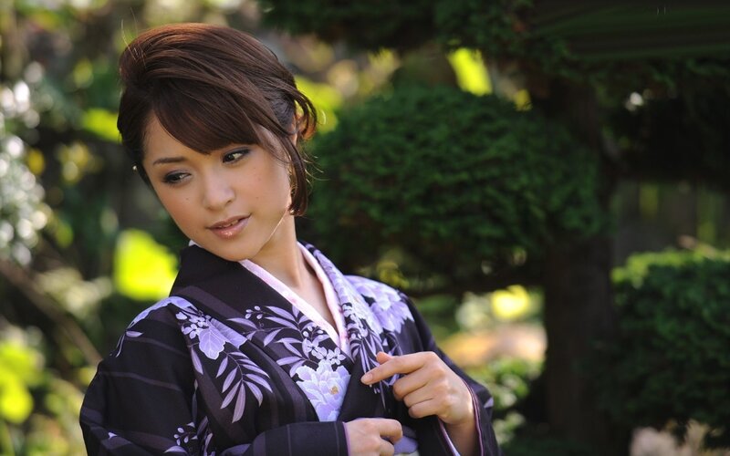 woman in traditional kimono