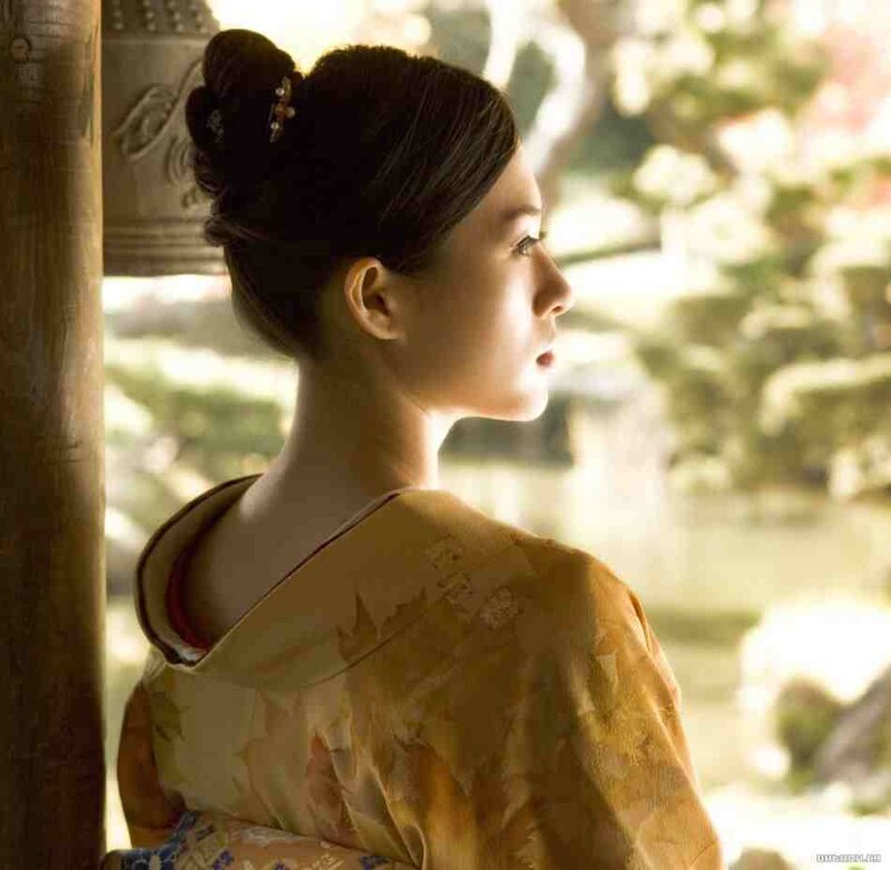 woman in traditional kimono