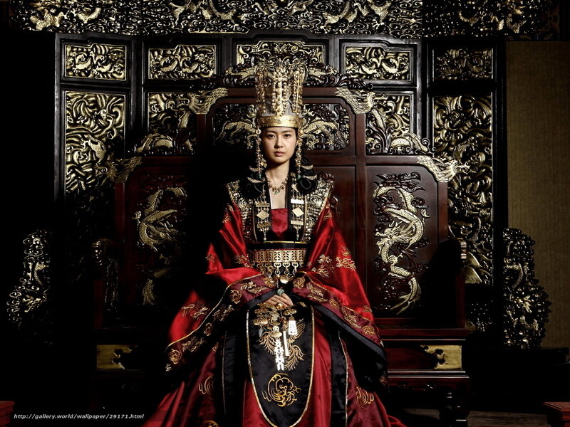 woman in traditional korean attire