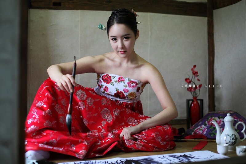 woman in traditional korean dress