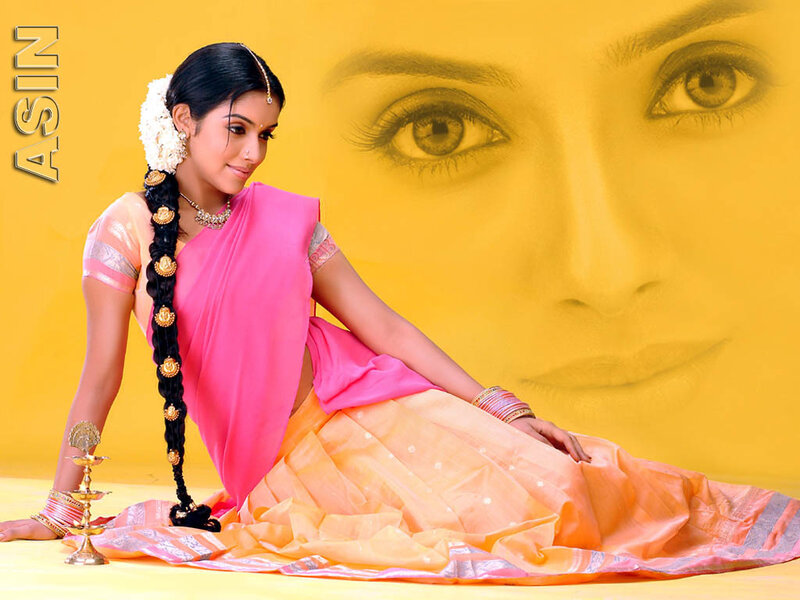 Woman in Traditional Sari — Yellow