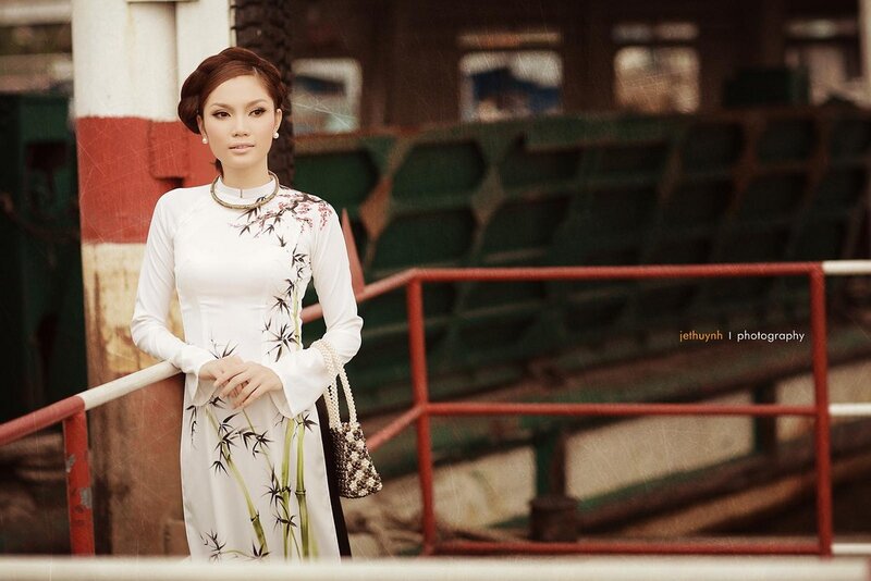 Woman in traditional Vietnamese dress